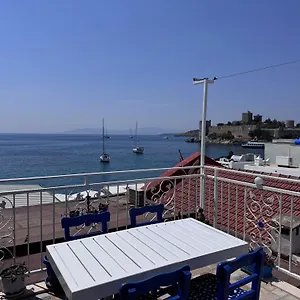 White And Blue Oda ve Kahvaltı